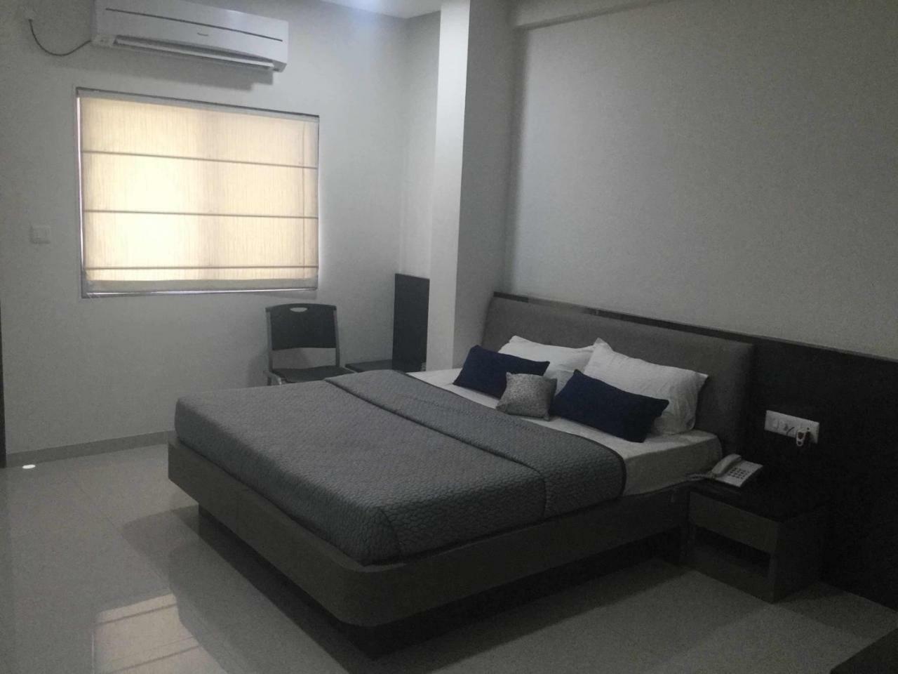 Sai Krupa Lawn And Regency, Buldhana Esterno foto